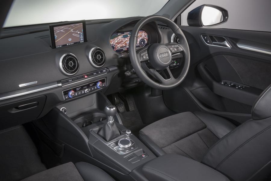 Интерьер Audi A3 Sportback 2.0 TFSI (8V) 2016 года  (UK) (фото 3 из 3)